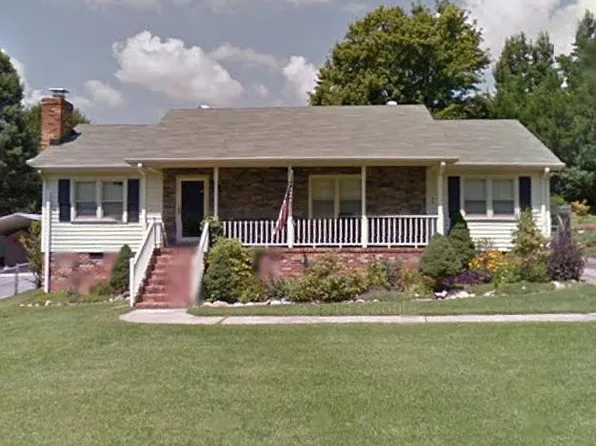 215 Timber Ln, Greenville, SC 29609