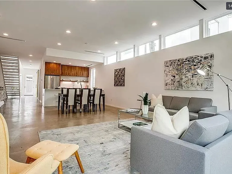 2308 N Prairie Ave — Photo 14