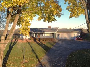 2150 Gloria Dr, Fairport, NY 14450