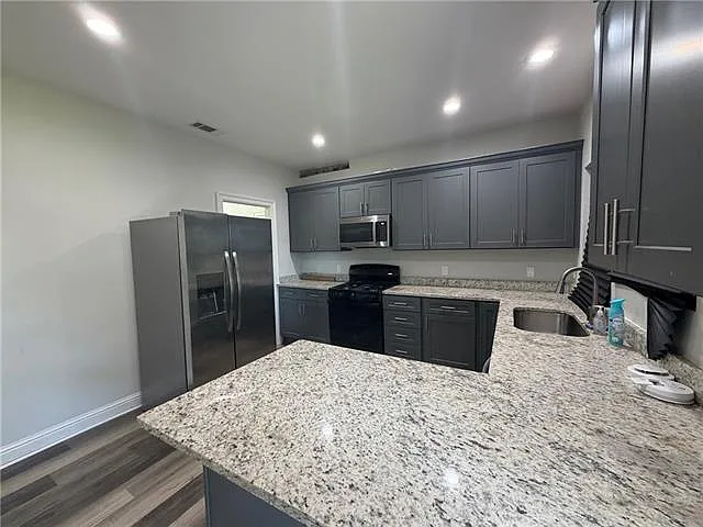 2050 Cypress St — Photo 3