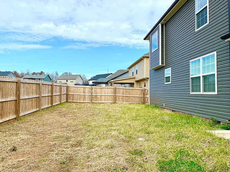 712 Banister Dr — Photo 37