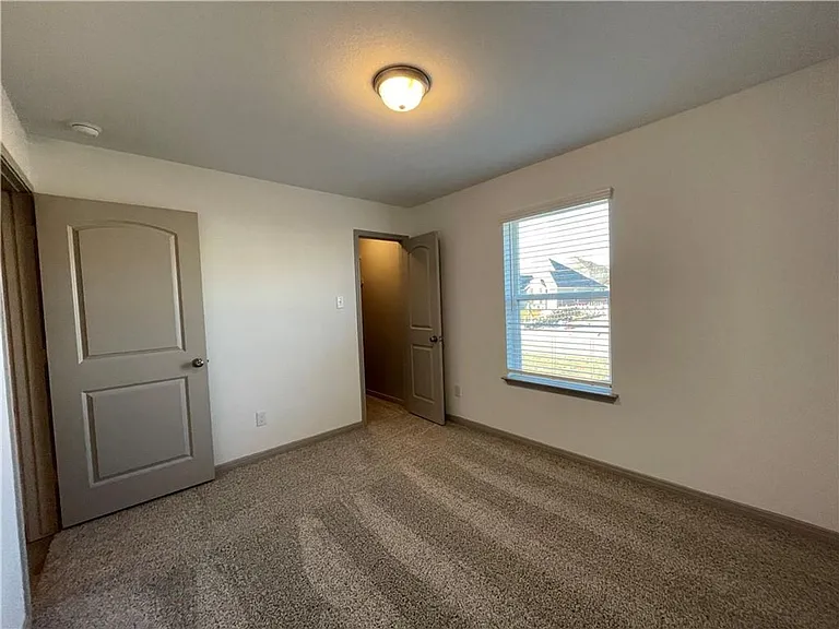917 Hollyhock Dr — Photo 20