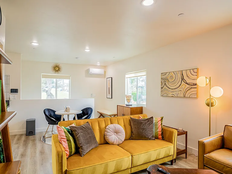 350.5 27th St. - Main Living Space