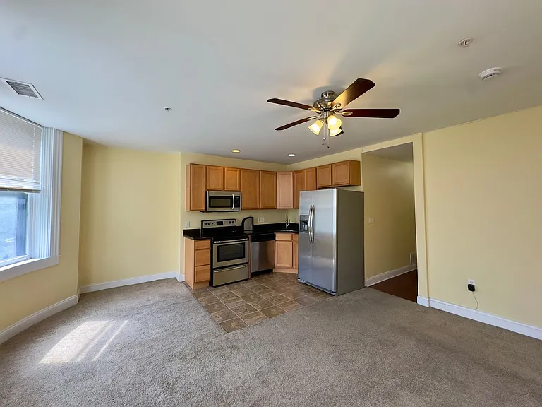 2210 N Charles St — Photo 37