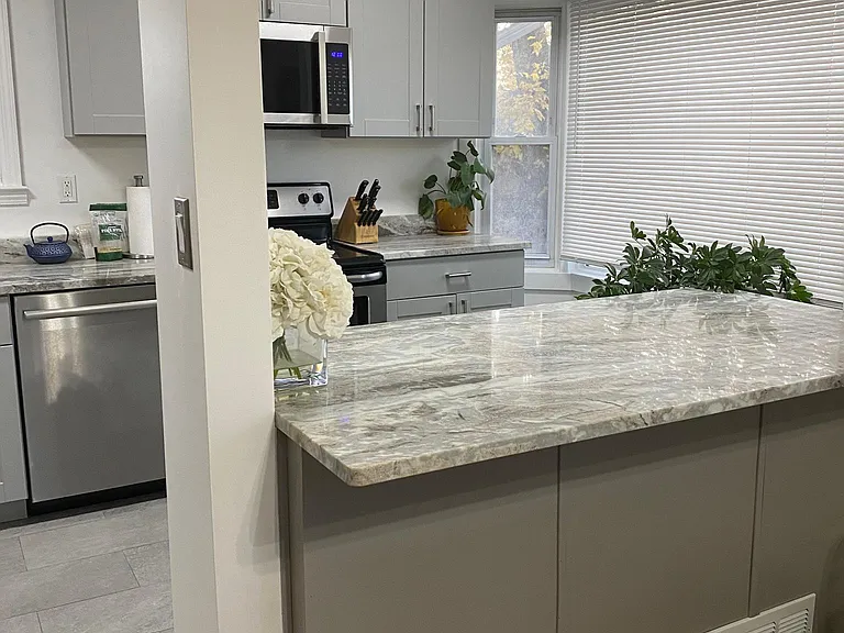 517 W Farnum Ave — Photo 3