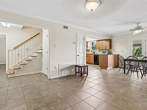 3rd image of 4616 Ithaca St