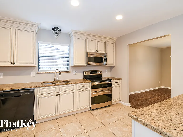 4560 N Crosstie Rd — Photo 7