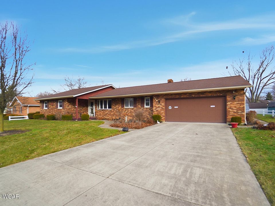 918 Carnation Dr, Wapakoneta, OH 45895 | Zillow
