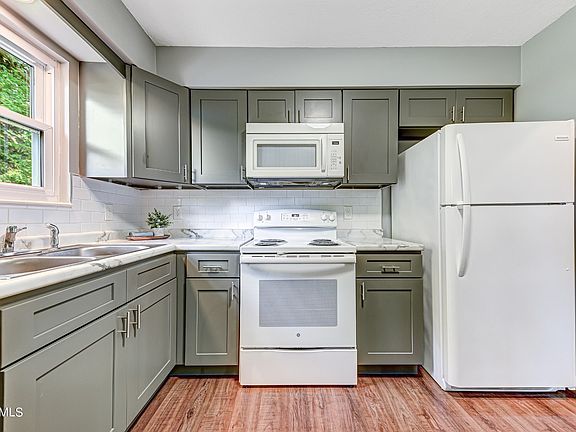 5th image of 1821 Sedgewick Dr Lot 28