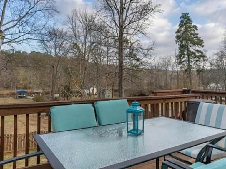628 Lake Dr — Photo 7