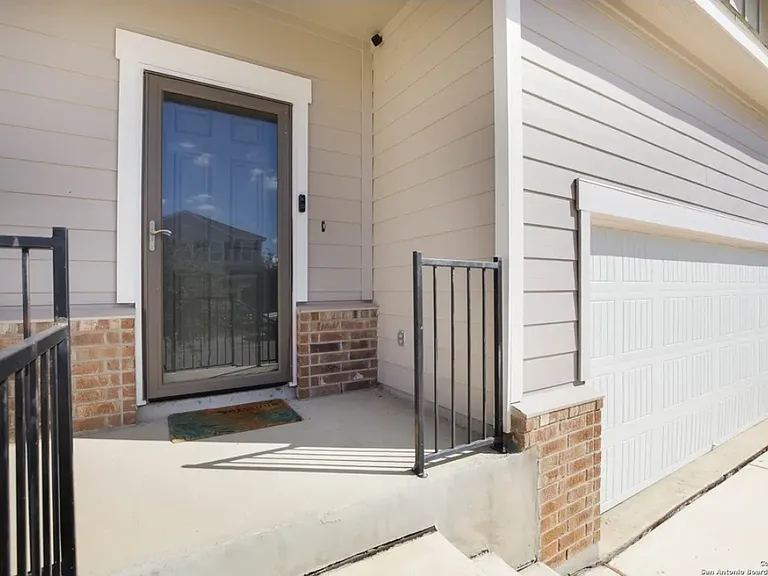 5214 Winding Strm — Photo 5