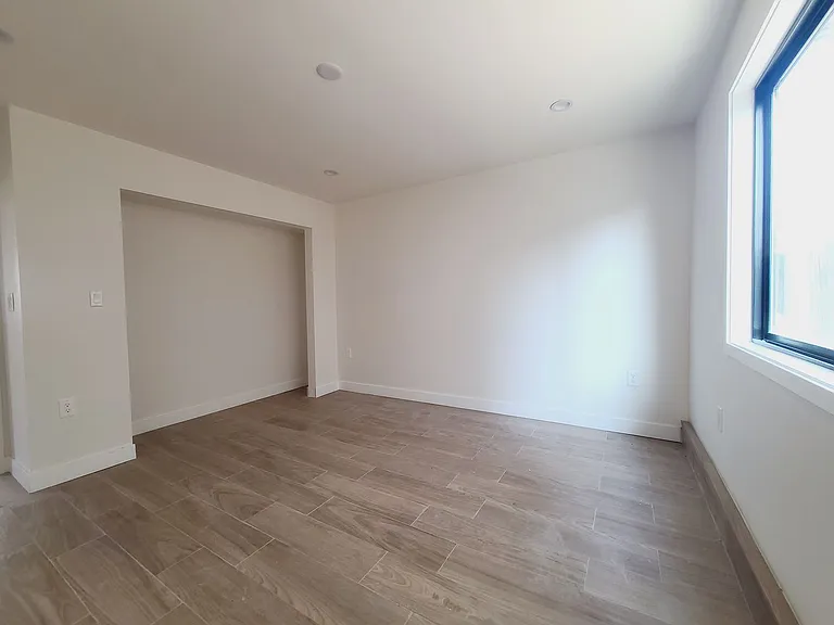 1819 S Manhattan Pl — Photo 14