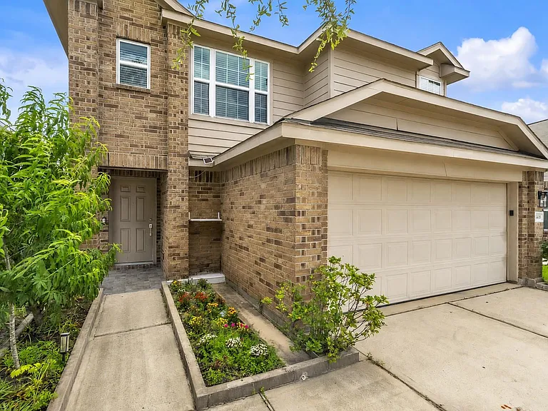 1418 Banbury Ct — Photo 4