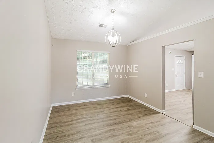 4 bed, 2.0 bath, 1692 sqft, $1,875 — Photo 4