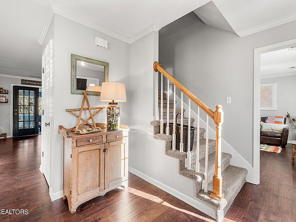 3rd image of 8705 Celtic Ln