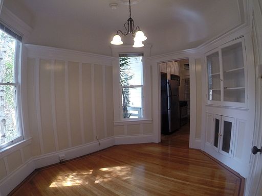3rd image of 819 14th St APT 3