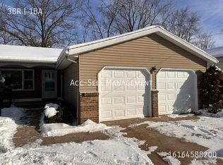 5798 Christie Ave SE, Kentwood, MI 49508