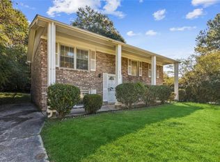 6108 Guilford Ln, College park, GA 30349