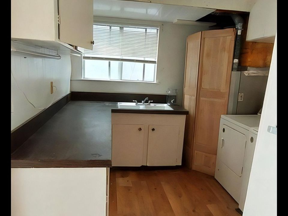 1st image of 1631 1/2 Van Horne Ln #2