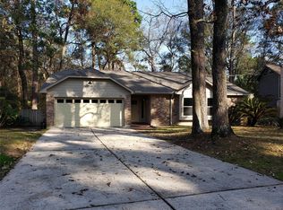 28 N Rain Forest Ct, Spring, TX 77380