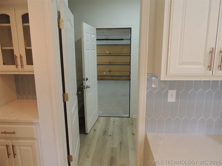 4416 W Indianola St — Photo 36