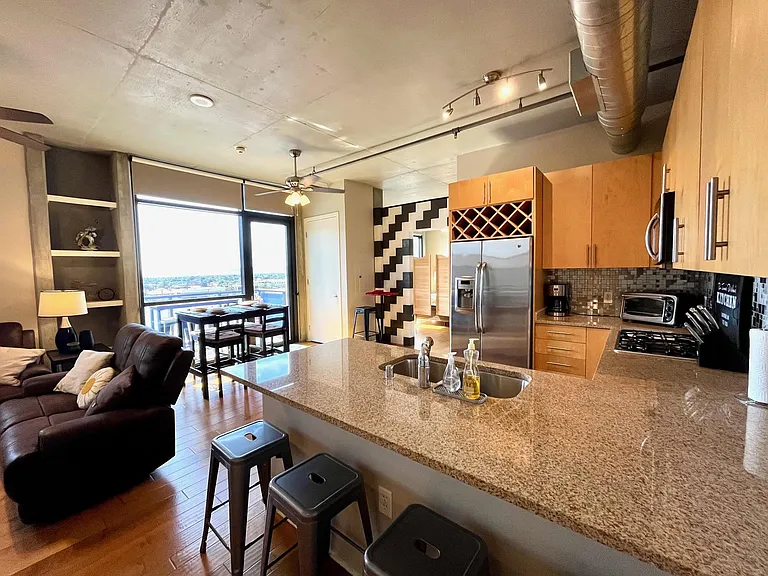 353 E Bonneville Ave #7 — Photo 18