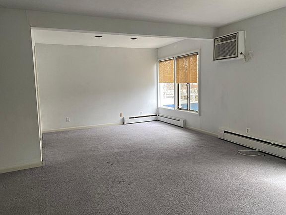 3rd image of 64 N Lake Dr APT E2