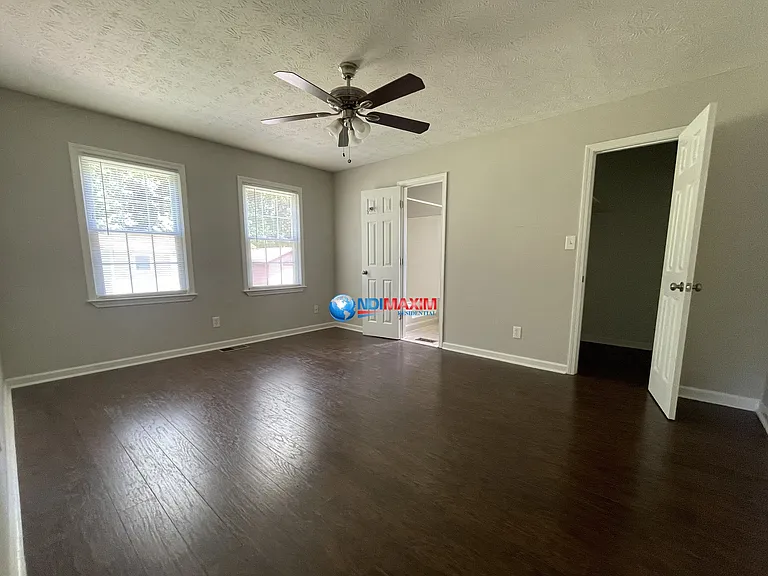 951 Northside Dr — Photo 8