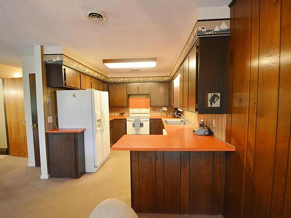 3rd image of 5516 Laura Dr