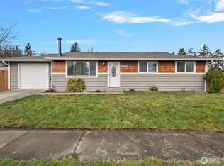 330 NW Clipper Dr, Oak Harbor, WA 98277