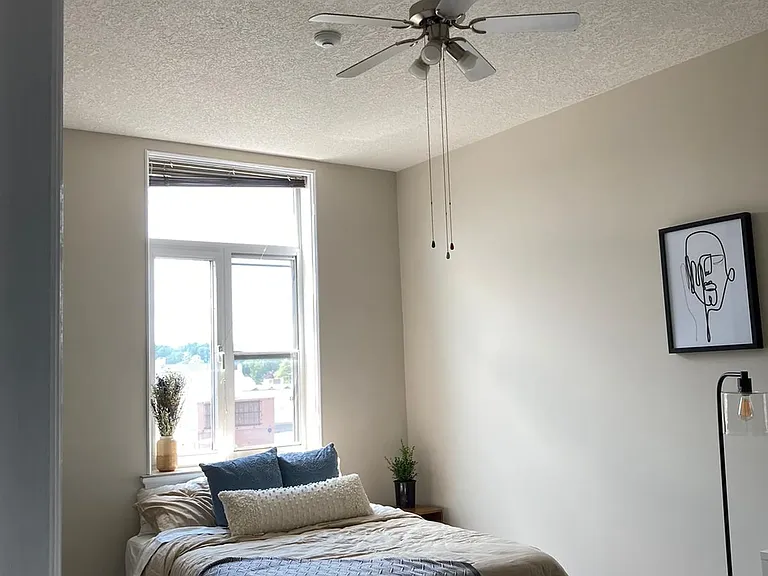 38 Ainslie St N #37 — Photo 11