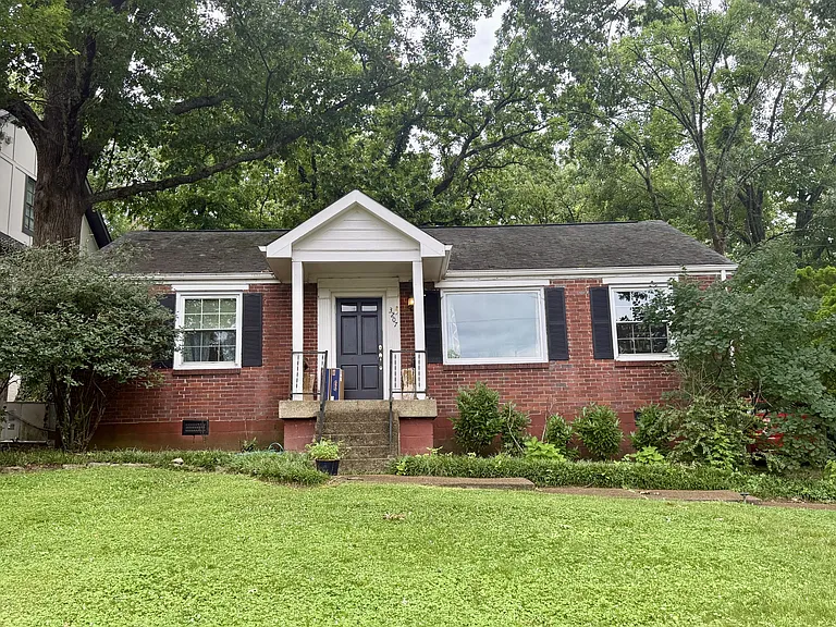 3207 Overlook Dr — Photo 1