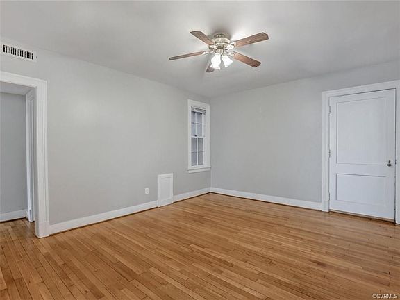 3rd image of 210 W Stafford Ave #U4