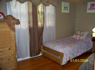 206 E Lake Ave, Celina, TN 38551