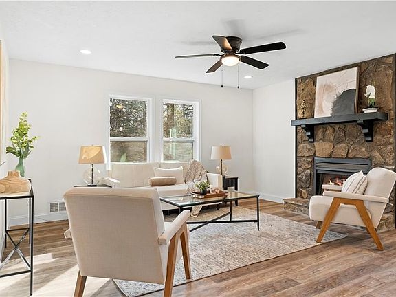 4th image of 1100 Spring Pl