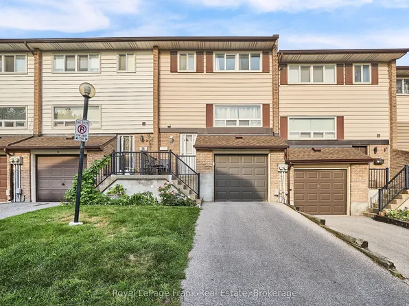 321 Blackthorn St Unit 39, Oshawa, ON L1K 1L3