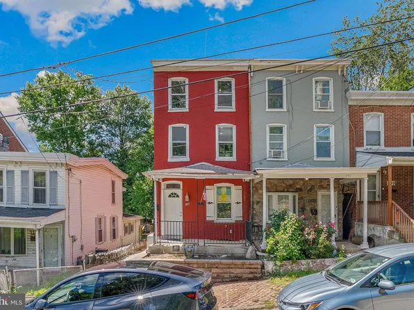 905 Mulberry St, Upland, PA 19015