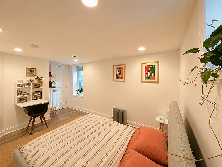 814 Buchanan St NW — Photo 16