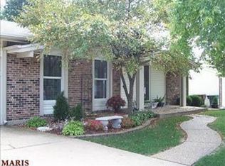 104 Mill Spring Ln, Saint Peters, MO 63376