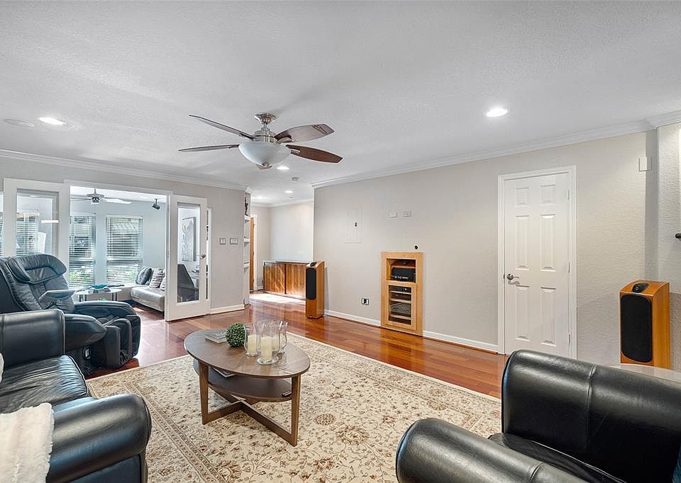 1st image of 8970 Chatsworth Dr #8970