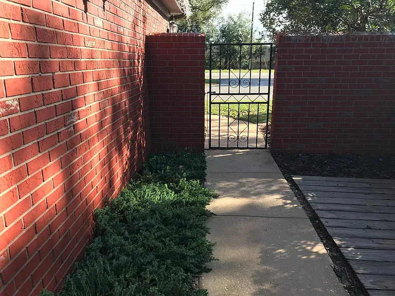 2032 N Carpenter Rd — Photo 39