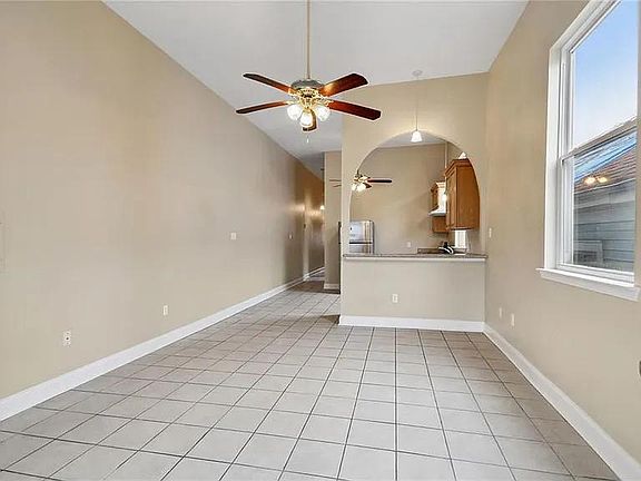3rd image of 423 S Gayoso St