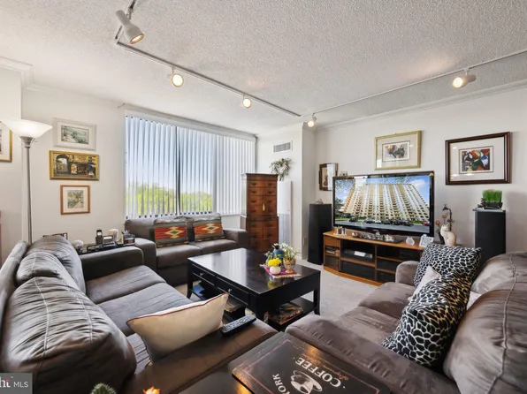 5225 Pooks Hill Rd APT 1418S, Bethesda, MD 20814