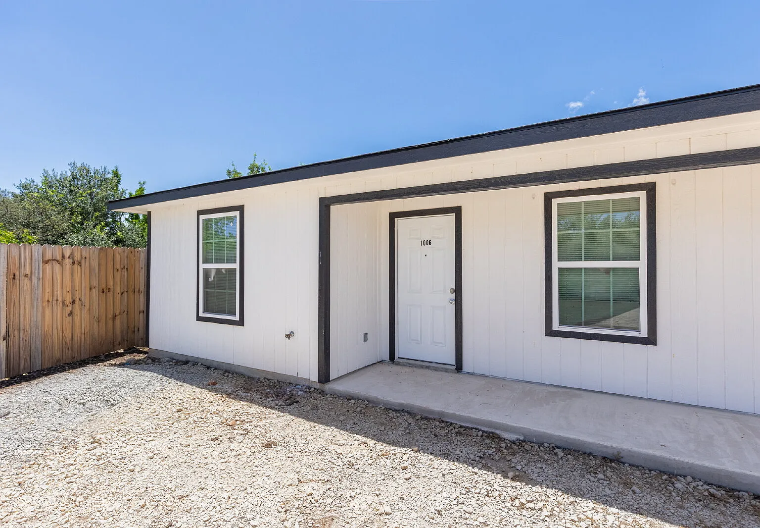 3 bed, 2.0 bath, $1,450 — Photo 2