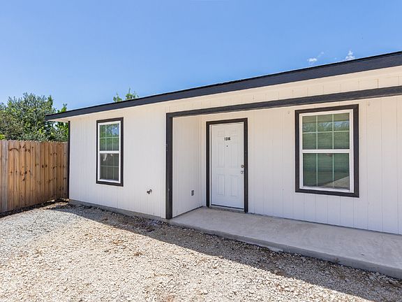 2nd image of 1006 County Road 4516