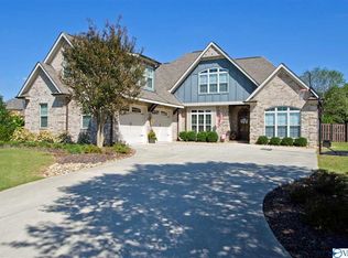 22953 Pin Oak Dr, Athens, AL 35613