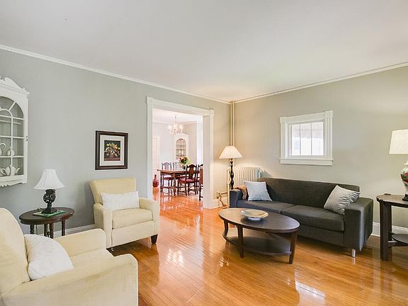 3rd image of 250 Prescott St