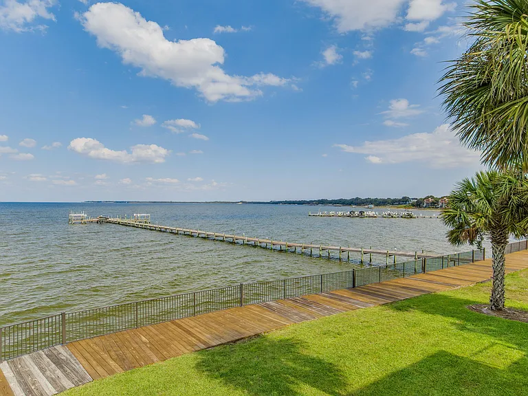 20 Baybridge Dr — Photo 17