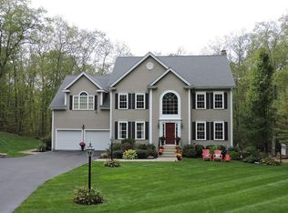 821 Samuel Dr, Northbridge, MA 01534