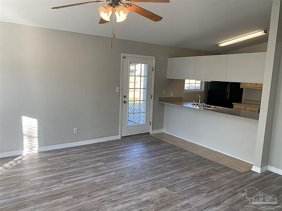 2nd image of 2946 Meredith Dr